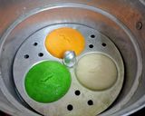 A picture of step 3 of Tricolour Idli.