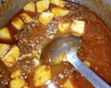 A picture of step 6 of Yummy qeema aloo gravy.