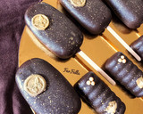 صورة لخطوة 5 من وصفة كيك بوبس بالشوكولاتة 🤎🍫 Chocolate Cakesicles