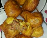 A picture of step 4 of Stuffed puff puff.