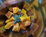 A picture of step 1 of Papaya Shake.