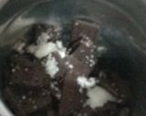 A picture of step 1 of Bourbon biscuits cake.