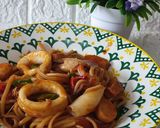 Gambar langkah 4 resipi Mee Sotong Banjir.