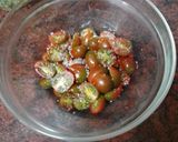 Foto del paso 1 de la receta: Lubina al horno sobre cama de cebolla, papas y tomates cherry