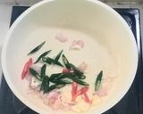 Foto langkah ke 3 dari resep 174: Tumis Jamur Cumi Asin Lombok Ijo.