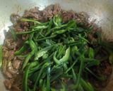 A picture of step 16 of Dry beef chilli.