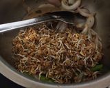A picture of step 2 of Sprouted Methi Pulav.