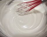Foto langkah ke 7 dari resep No-Bake Klappertart Dengan Frosting Swiss Meringue Cream.