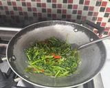 Foto langkah ke 3 dari resep Tumis Kangkung Sederhana.