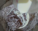 Foto langkah ke 3 dari resep Muffin Coklat Simple.