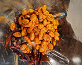Foto del paso 5 de la receta: Salsa macha con chicharrón de Habanero