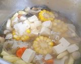 Hình bước làm 3 của món Canh nấm ngũ sắc