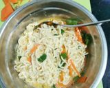 Foto langkah ke 2 dari resep 29. Martabak mie telor.
