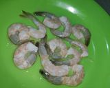 Foto langkah ke 1 dari resep Tumis Tauge Udang Bakso.