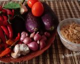 Foto langkah ke 1 dari resep Terong Rebon Balado.