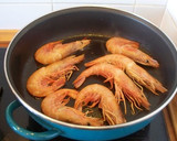 Foto del paso 1 de la receta: Arroz con bogavante para "el día de la madre"