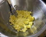 A picture of step 2 of Uruguayan Apple pie.