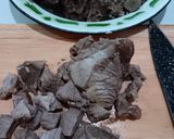 Foto langkah ke 1 dari resep Rawon Sapi Kentang (bumbu instan).