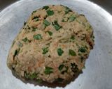 A picture of step 2 of Jowar methi paratha.
