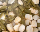 Foto del paso 4 de la receta: Pota al ajillo con judías verdes