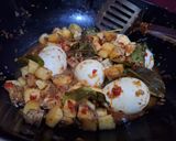 Foto langkah ke 5 dari resep Kentang Balado Telur.