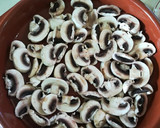 Foto del paso 1 de la receta: Champiñones al horno con hígado de cabrito