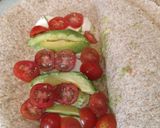 A picture of step 4 of Salmon Fillet Wraps with Tomato, Mozzarella, and Avocado.