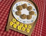 A picture of step 4 of Crispy Chiwda Ladoo.