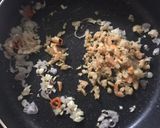 Foto langkah ke 2 dari resep Nasi Goreng Ebi.