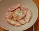 รูปขั้นตอนการทำที่ 2 ของ ปีกไก่ทอดซอสมะเขือเทศ