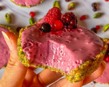 Foto del paso 3 de la receta: Tartaletas de pistacho y cheesecake de frutos rojos