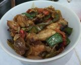 Foto langkah ke 3 dari resep Ayam tumis paprika pedas simple.