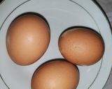 Foto langkah ke 1 dari resep Egg & Avocado Salad.