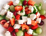 Hình bước làm 2 của món 💚 Salad Trái Cây, Feta & Hồ Đào Sốt Sữa Chua