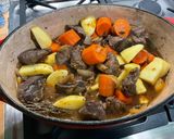 Une image de l'étape 18 de Bœuf braisé aux carottes et pommes de terre.