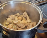 Foto del paso 3 de la receta: Solomillo de cerdo estofado con champiñones y patatas