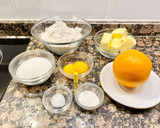Foto del paso 1 de la receta: Mantecadas de naranja