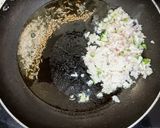 A picture of step 2 of Lehsooni Palak Kichdi.