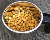 A picture of step 2 of Roasted Chane Ka Peda.