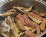 Foto del paso 2 de la receta: Pollo en salsa de setas