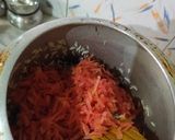 A picture of step 7 of Gur Gajar ke meethe chawal/ (Sweet Jaggery Carrot Rice pudding).
