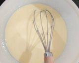 A picture of step 3 of Blueberry muffin with yoghurt.