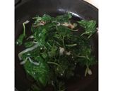 Foto del paso 3 de la receta: Tagliatelle con langostinos y salsa verde