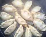 Foto del paso 7 de la receta: Gyozas rellenas con carne de cerdo