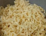 Foto langkah ke 1 dari resep Mie Pipih Goreng.