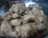 A picture of step 1 of Chicken lotpot.