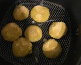 A picture of step 3 of Lebanese stuffed in pita bread.