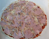 Foto del paso 2 de la receta: Pizza de jamón cocido y atún