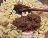 Foto del passaggio 4 della ricetta Penne con crema di melanzane e gamberi