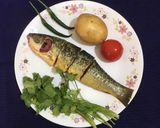 A picture of step 1 of Fish Curry.
